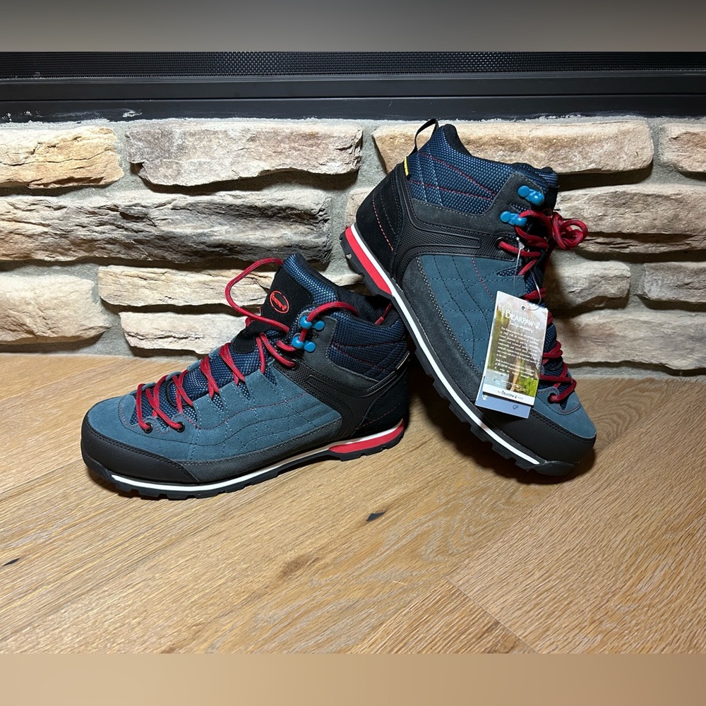 New! Size 9 men’s Bearpaw hiking boot shoes